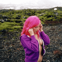 Headphones On – Addison Rae