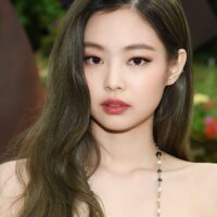 JENNIE